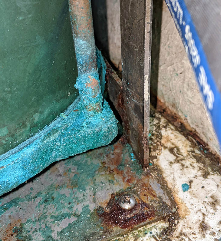 Corrosion on strainer tie rods
